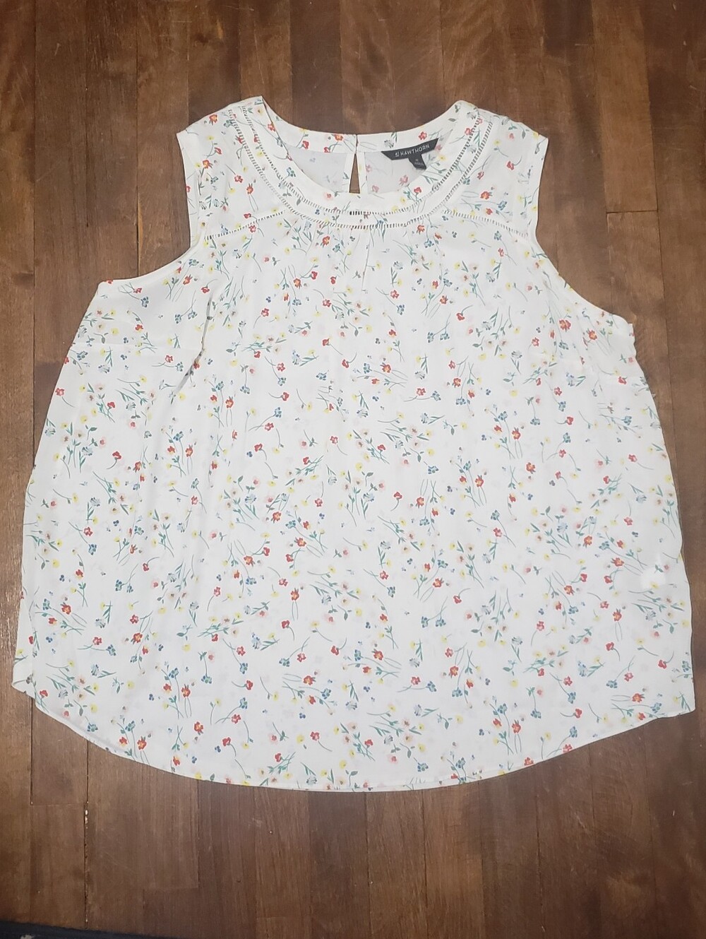 NWOT White Floral Sleeveless Blouse